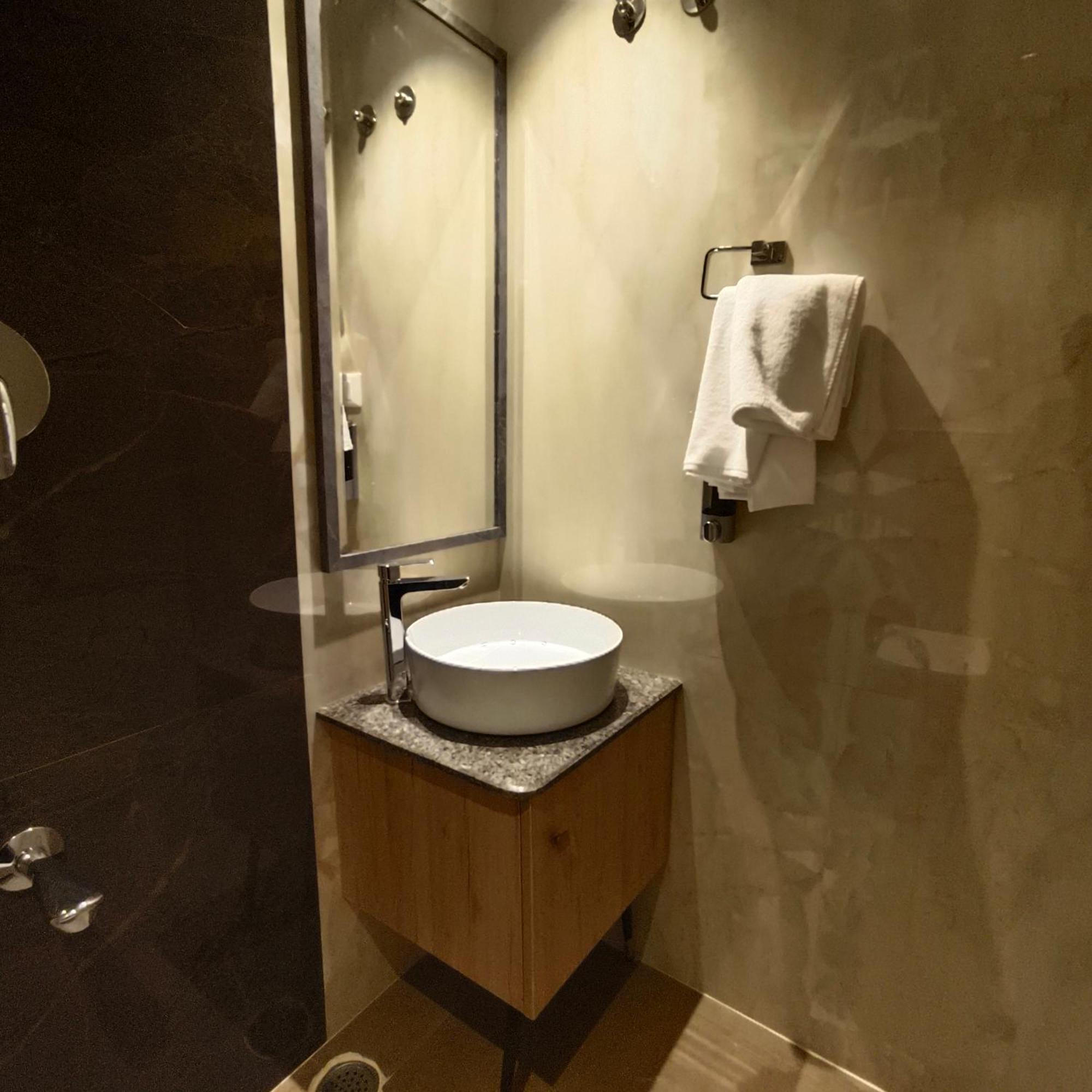 Olive Hotel Le Opera By Embassy Group Bangalore Ngoại thất bức ảnh